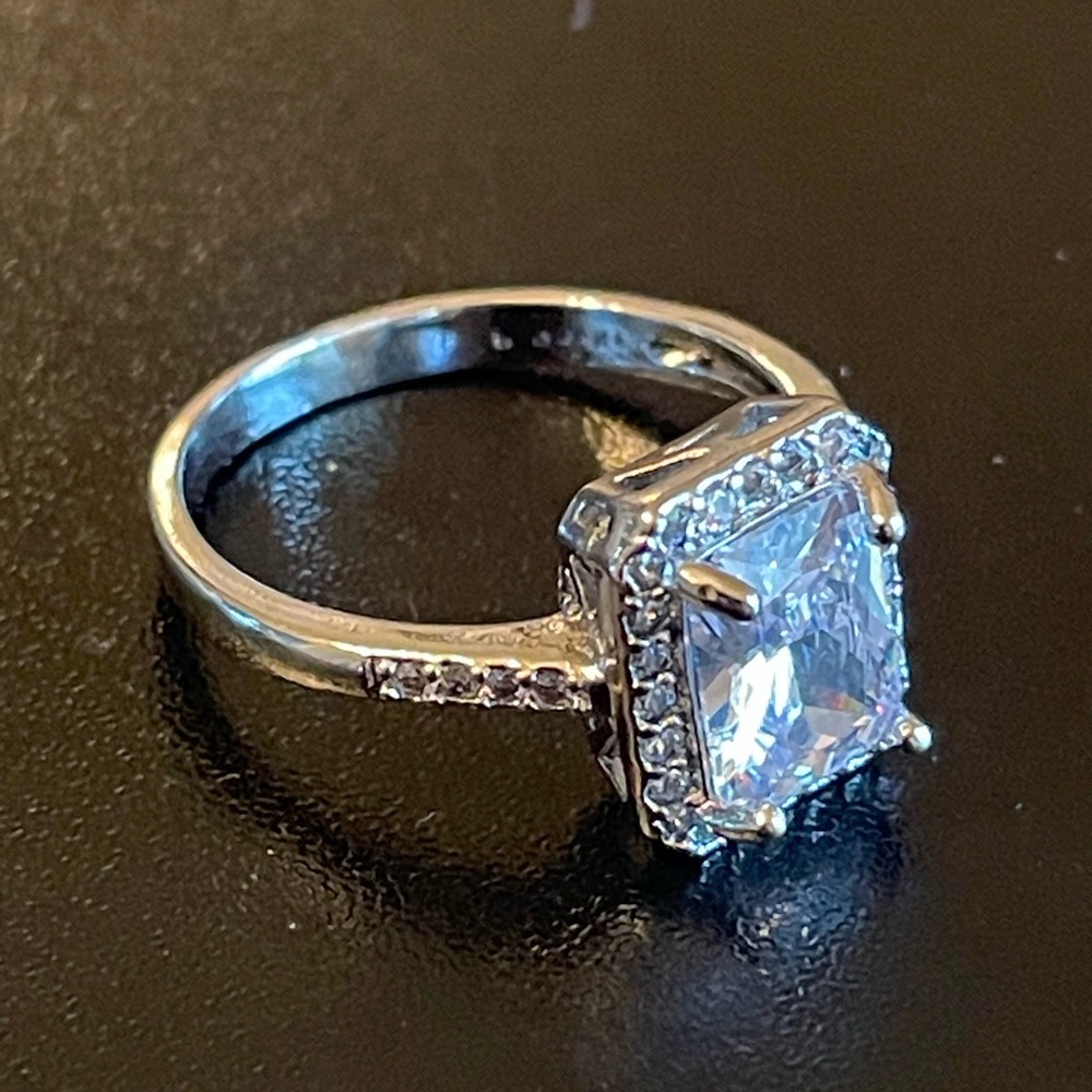 White rhinestone silver plated CZ ring - Picture 2 of 9